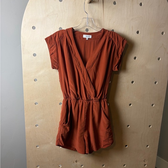 Aritzia Babaton Womens Corbett Rust Silk Romper XS - Picture 3 of 10